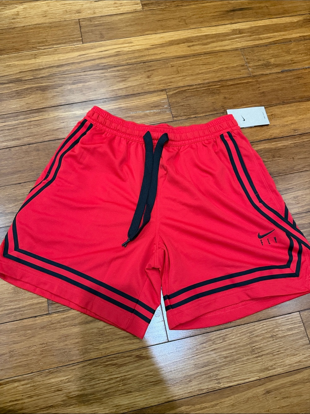 NWT Nike Women’s Basketball Red and black Athletic Shorts Dri-FIT CROSSOVER M